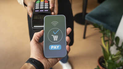 Cum îți gestionezi banii în Olanda. Cont bancar sau card din România?